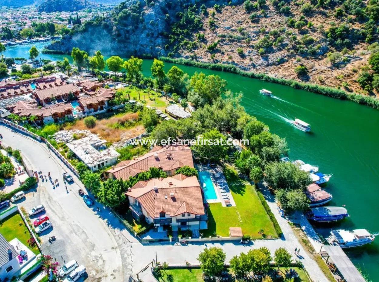 Muğla Dalyan Center 750 M2, / 40 Zonen 2 Etagen Zulässiges Schnäppchenland Zum Verkauf