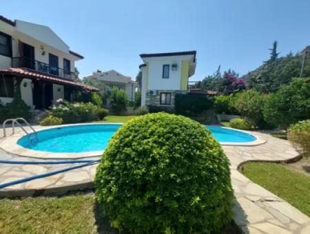 Freistehende Maisonette Mit Pool Für 4 Villen Im Muğla Dalyanda Komplex Zum Verkauf