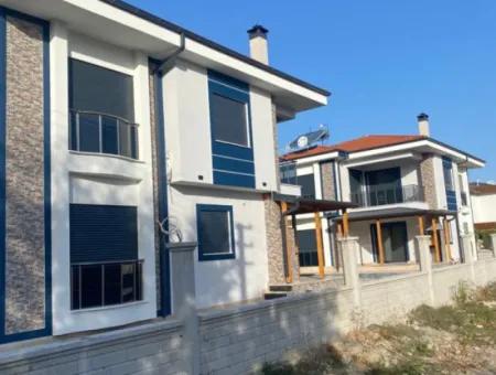 Brandneue Maisonette-Villa Mit Gemeinschaftspool Auf Einem 600 M2 Großen, Freistehenden Grundstück In Dalaman