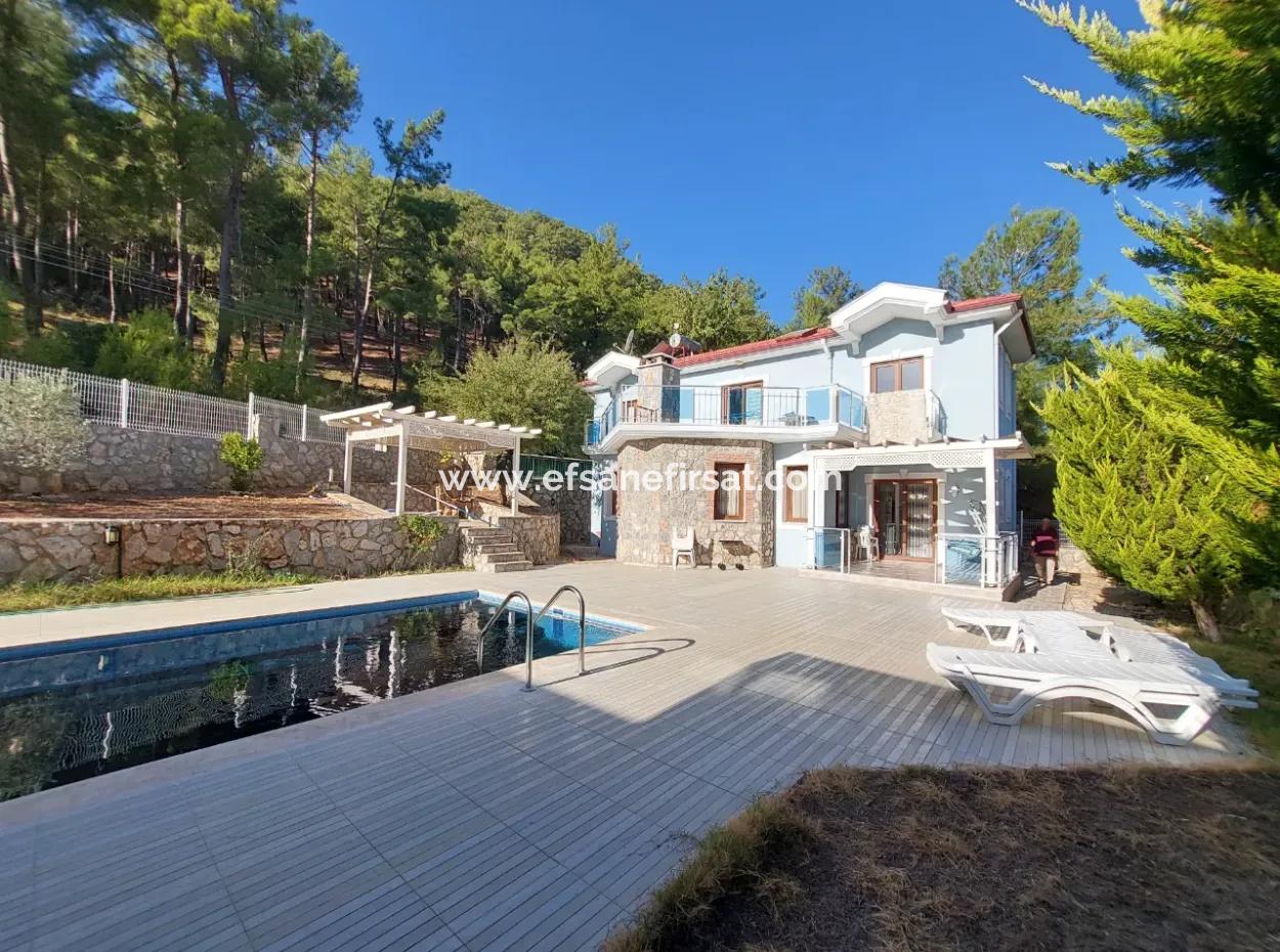 Detached Luxury Villa With Swimming Pool For Sale In Nature In Fethiye Üzümlü