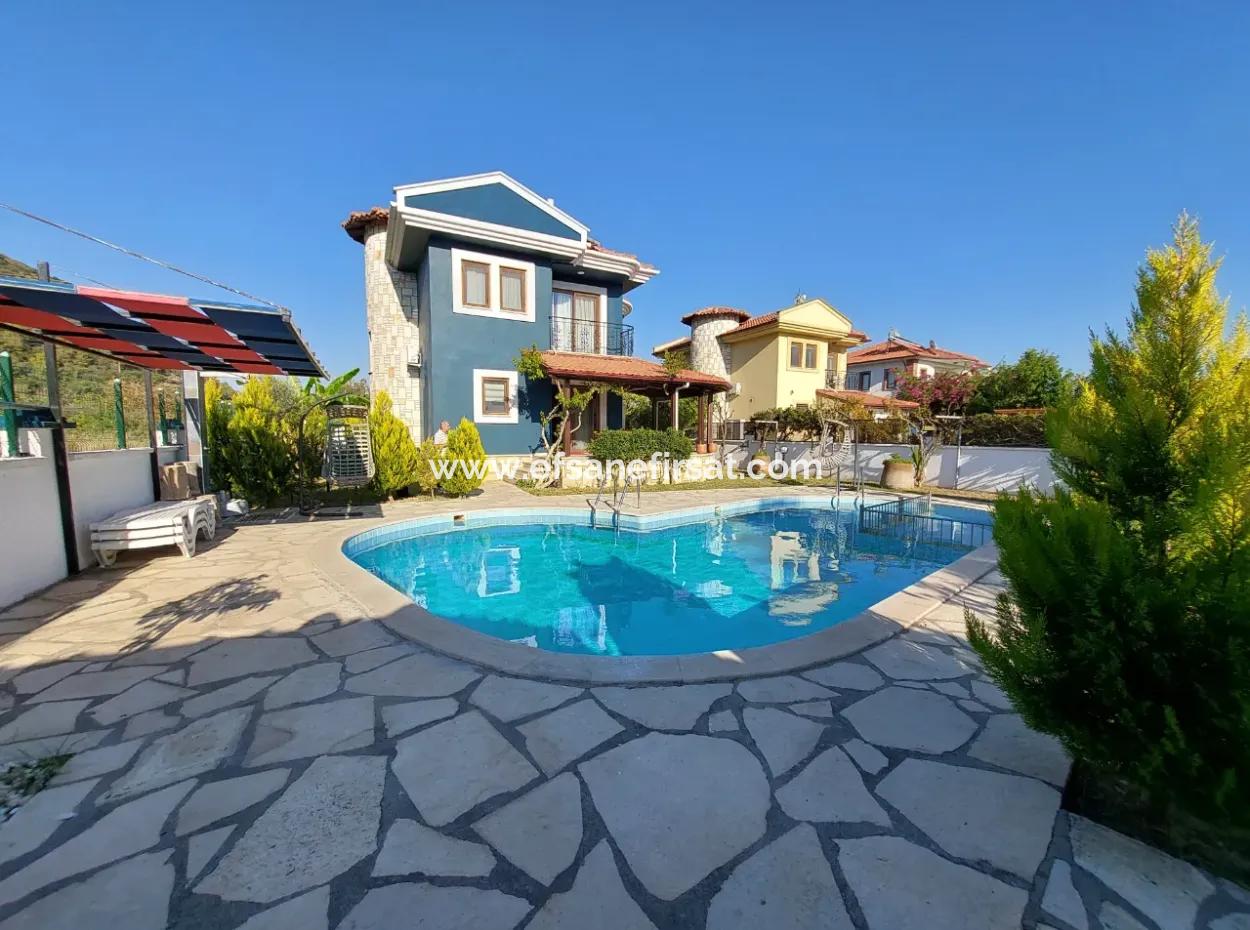 Muğla Dalyanda Satılık 566 M2 Arsada, 3+1 Müstakil Villa