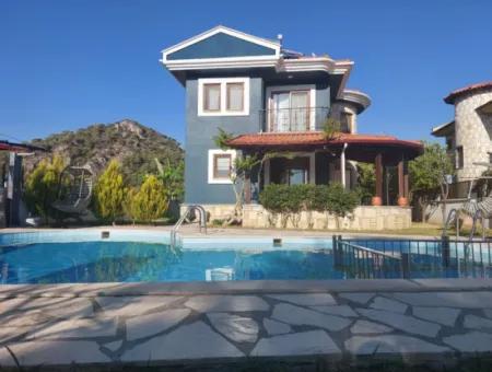 Muğla Dalyanda Satılık 566 M2 Arsada, 3+1 Müstakil Villa